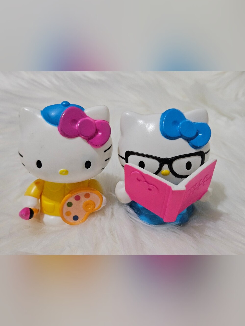 Hello Kitty Figurines - Artist & Reader